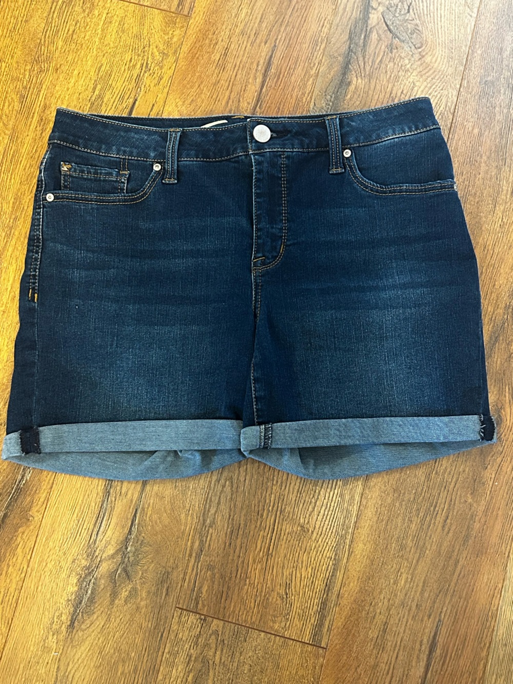Seven7 for all Mankind Women’s 10 Dark Wash Weekend Shorts Denim Rolled Hem